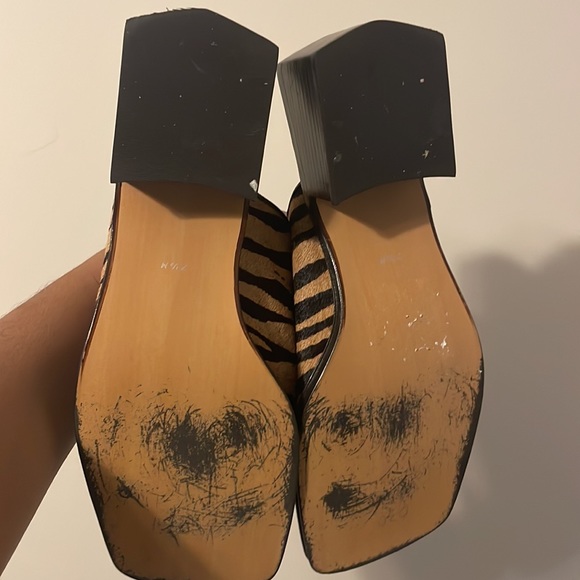Animal print size 7 1/2 chunky low heeled slip on shoes - Picture 4 of 4